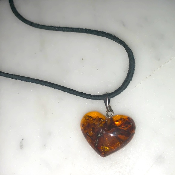 Amber gem heart on cord necklace - Picture 1 of 3